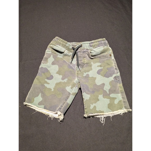 art class Other - Art Class Boys Camo Print Shorts Green Camouflage Raw Hem Size XS 4-5
